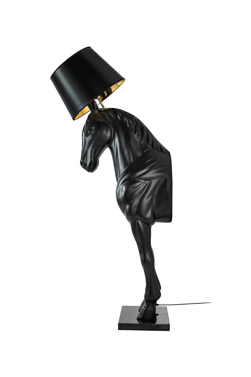 MSE1501100386_kon_horse_stand_m_cz%20%282%29.jpg